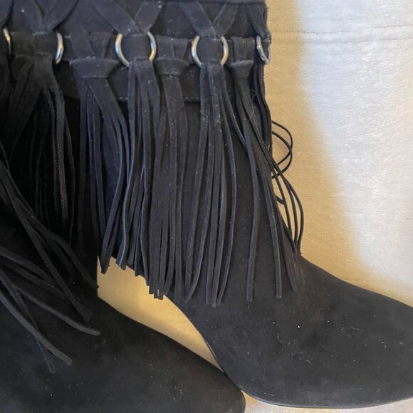EUC Nine West Casandri Fringe Black Suede Leather Ankle Boot size 9 - Picture 3 of 8